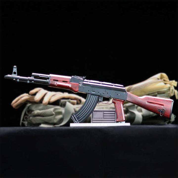 1:2 AK-47 Model